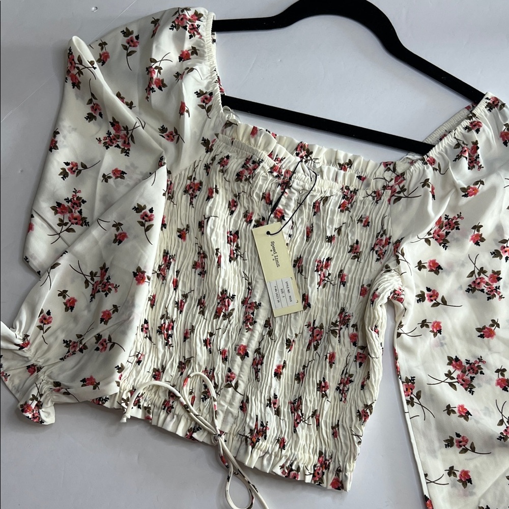 Floral Print Smocked Blouse - Picture 5 of 8